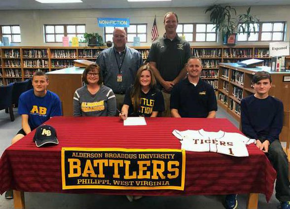 S-Sydney McGinnis signing