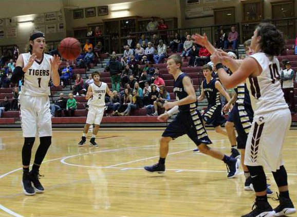 S-Varsity Boys Bball pic1