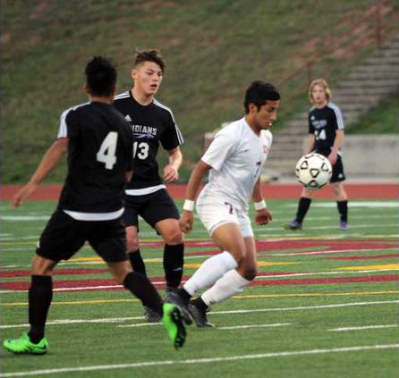 S-Varsity boys soccer pic 1