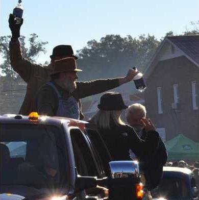 GEFQ 4. Dwight Bearden  Cheryl Wood  Gordon Pirkle and other moonshiners are part of Saturday s parade