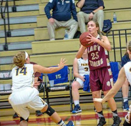 Varsity Girls Bball Tourney pic1