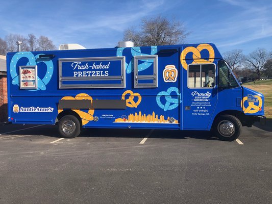 Auntie Anne’s Food Truck 1