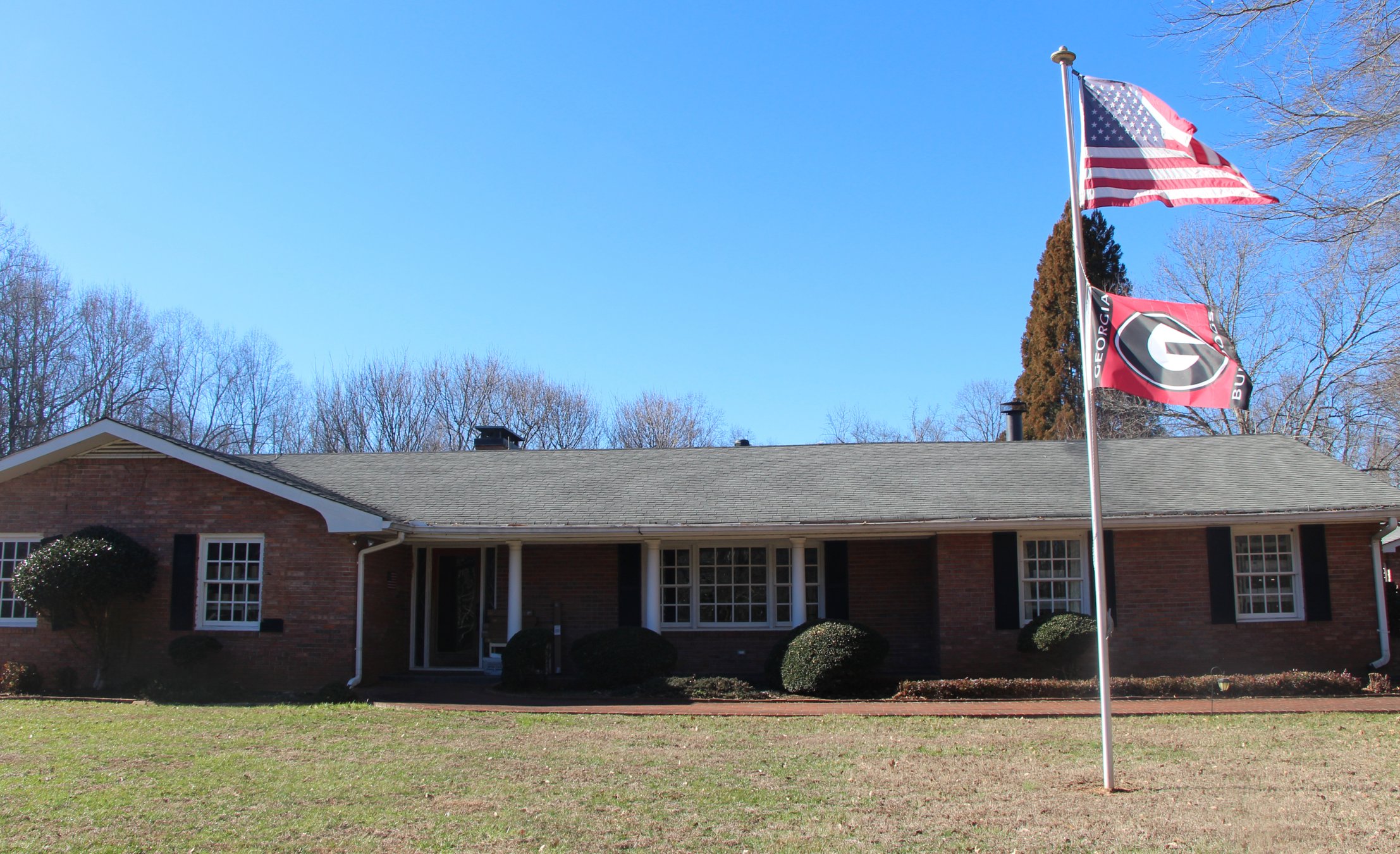 Here’s where you can get your flag fix at this Dawsonville retailer’s ...