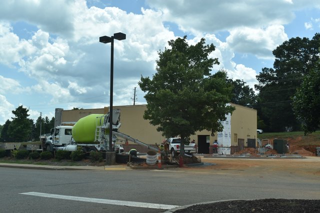 This fast food restaurant is on its way to opening in the old Bojangles building in downtown Dawsonville