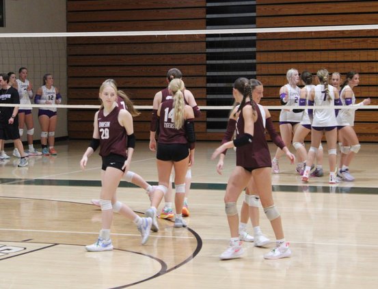 VOLLEYBALL 1009 4.jpg