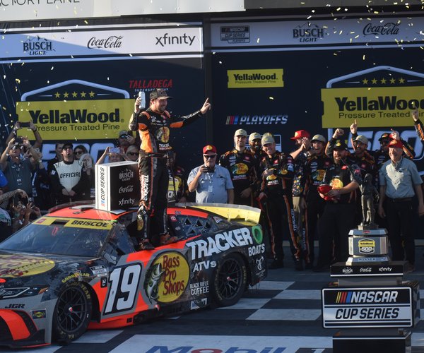 1019 NASCAR 1.jpg
