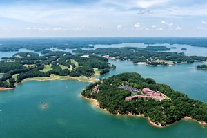 1023 LANIER ISLANDS.jpg