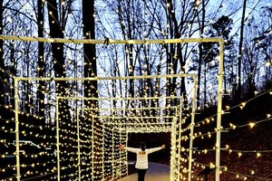 1119 XMAS LIGHT SHOWS