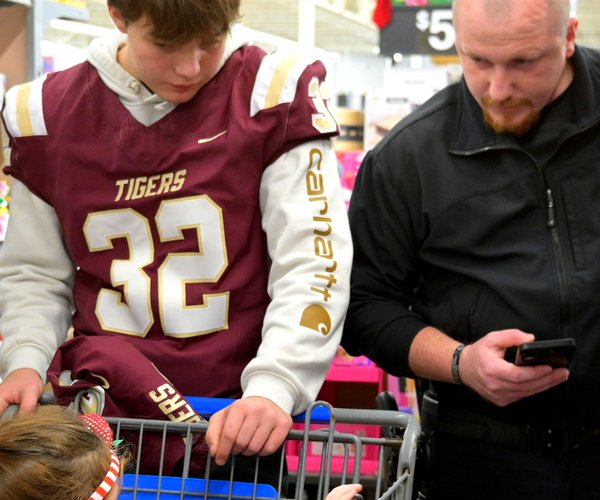 1219 SHOP WITH A COP 1.jpg