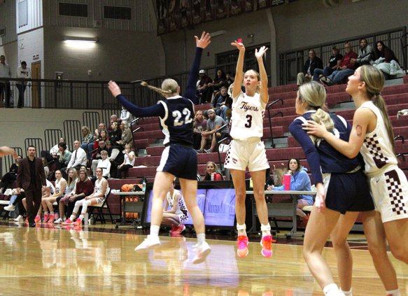 12192025 BASKETBALL 2.jpg