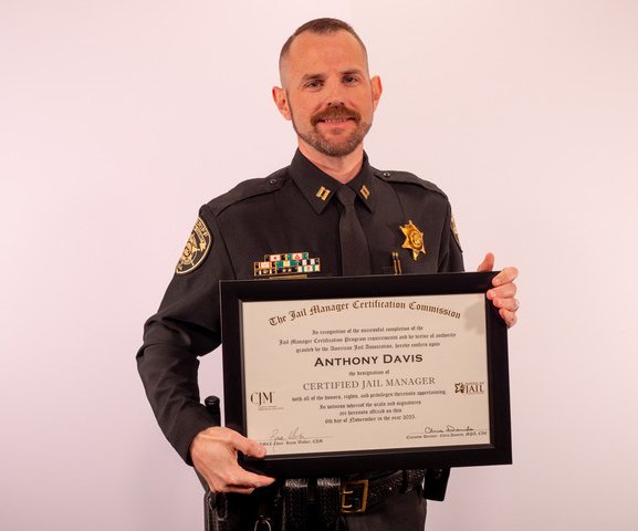 0105 JAIL CAPTAIN AWARD