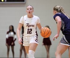 0204 BASKETBALL 1.jpg