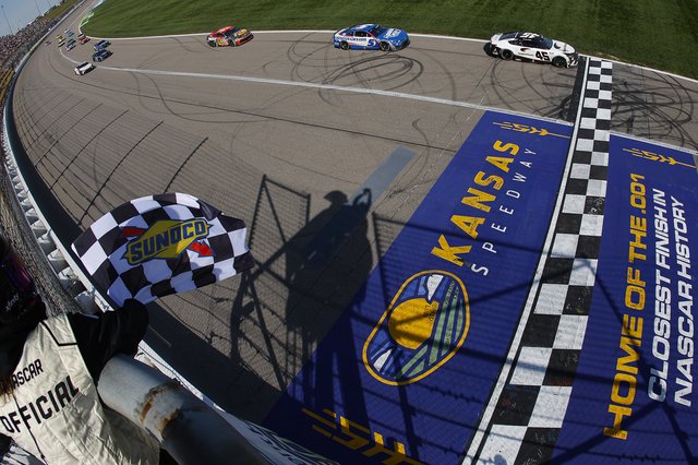 Tyler Reddick picks up fifth win of season in Kansas