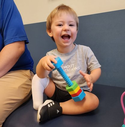 0422 BOY WITH PROSTHETIC LEG 1