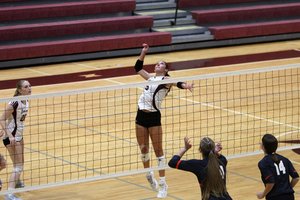 081326 VOLLEYBALL 4.jpg
