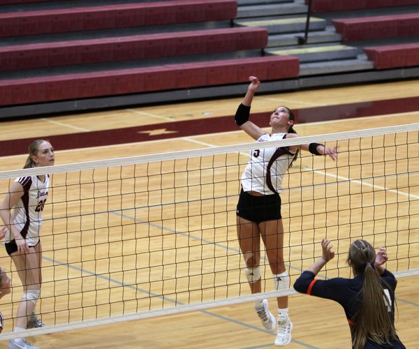 081326 VOLLEYBALL 4.jpg