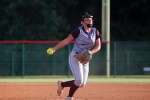 081726 SOFTBALL 1.jpg