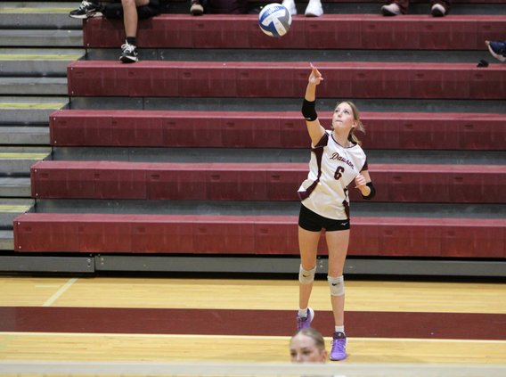 081826 VOLLEYBALL 1.jpg