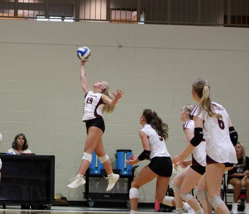 082026 VOLLEYBALL 1.jpg