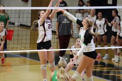 082526 VOLLEYBALL 1.jpg