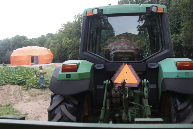 0828 BURTS PUMPKIN FARM 1