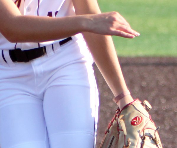 090326 SOFTBALL 1.jpg