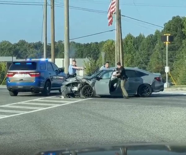 091526 CAR CHASE