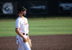 090326 SOFTBALL 5.jpg