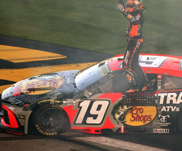 100526 NASCAR 1