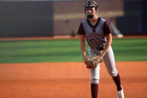 100526 SOFTBALL 1.jpg