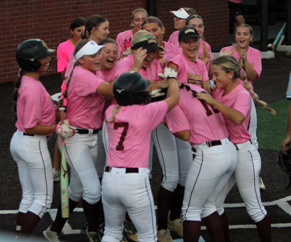 100726 SOFTBALL 1.jpg