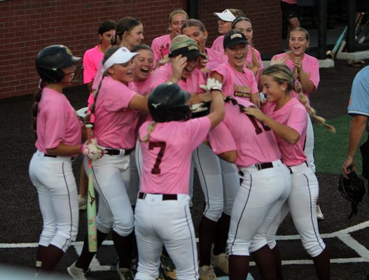 100726 SOFTBALL 1.jpg