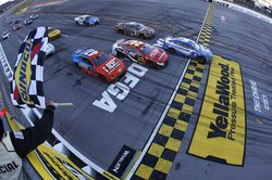 102526 NASCAR 1